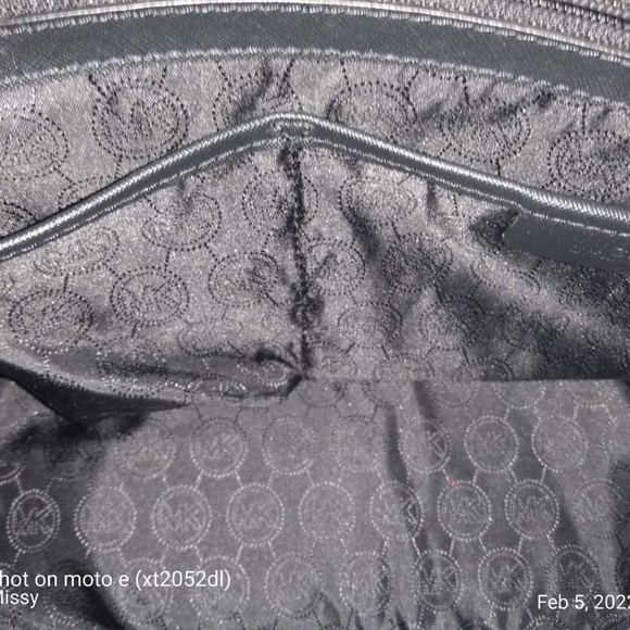 Michael Kors Selma Saffiano Leather Large Satchel - Picture 3 of 5